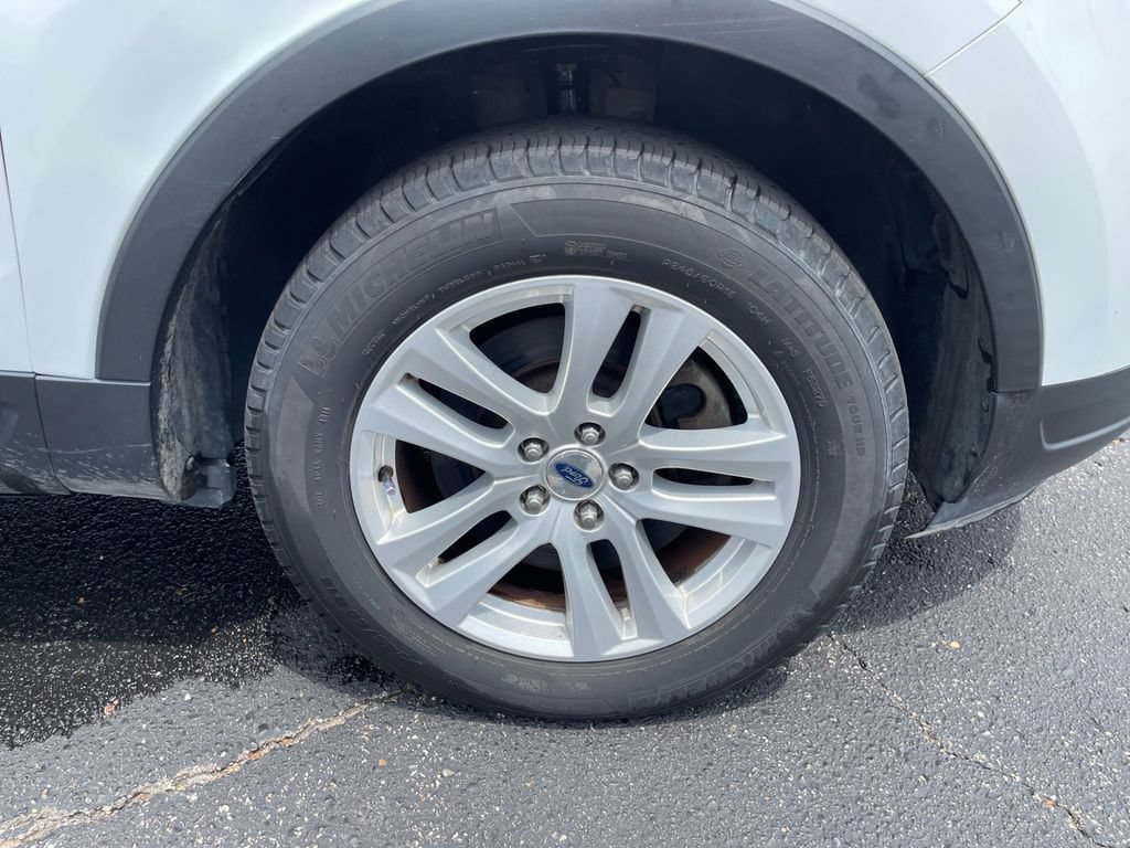 Used 2018 Ford Explorer XLT AWD/4WD image 9