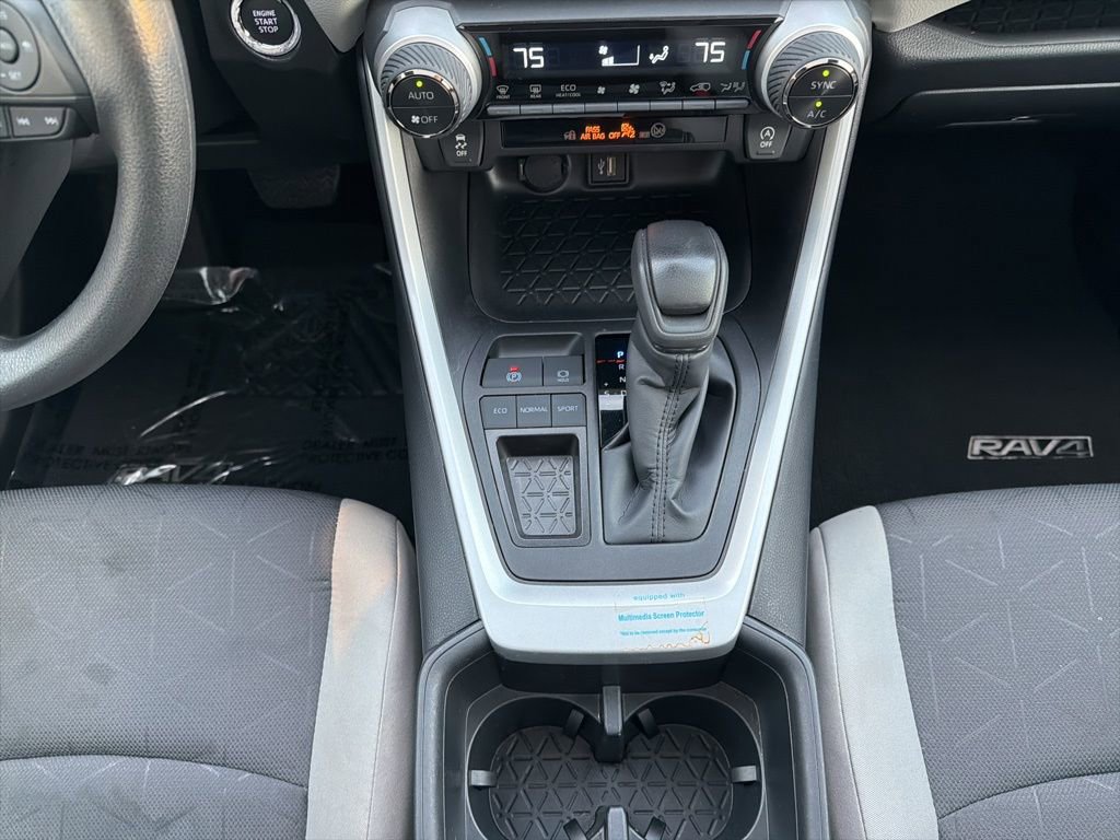 Used 2025 Toyota RAV4 XLE image 29