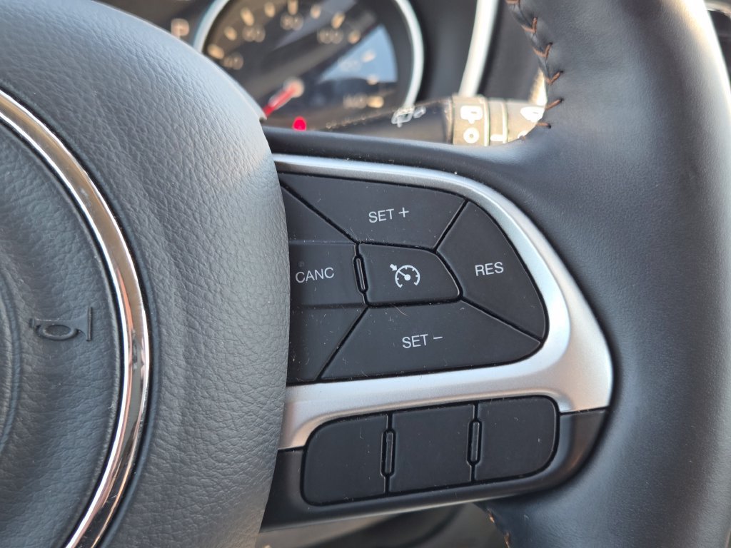 Used 2019 Jeep Compass Latitude w/ Popular Equipment Group AWD/4WD image 14
