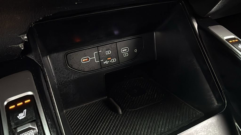 Used 2024 Kia Sorento S image 28