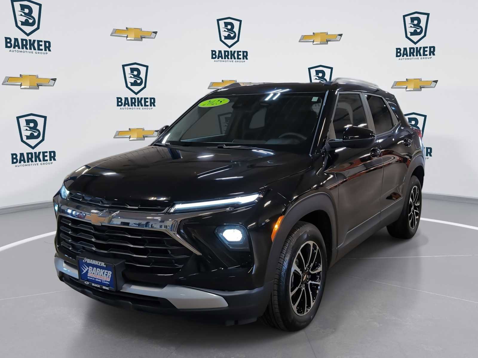 Used 2025 Chevrolet TrailBlazer LT FWD image 1