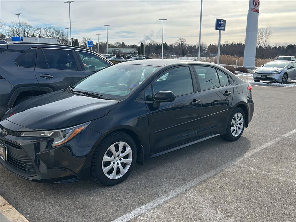Used 2023 Toyota Corolla LE image 19