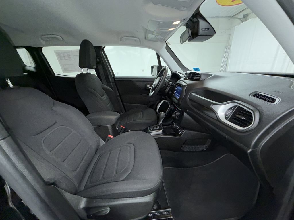Used 2021 Jeep Renegade Latitude image 11