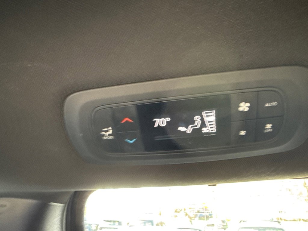 Used 2018 Chrysler Pacifica Touring Plus w/ S Appearance Package FWD image 24