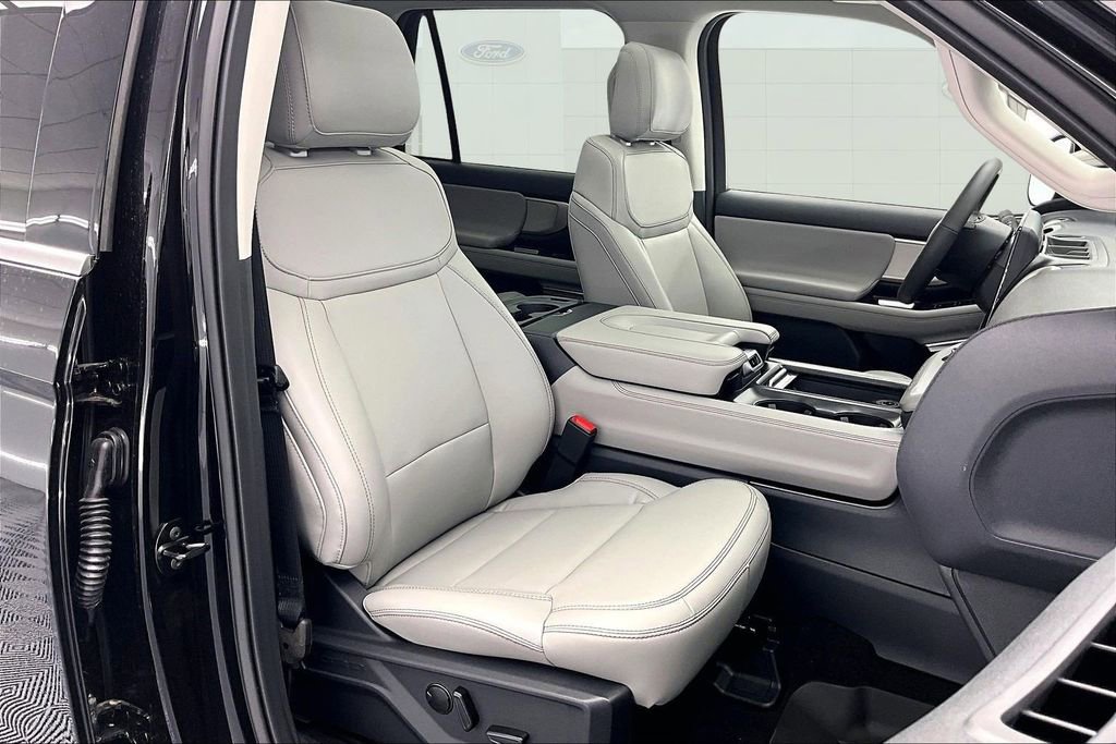 New 2025 Ford Expedition Max Active image 11