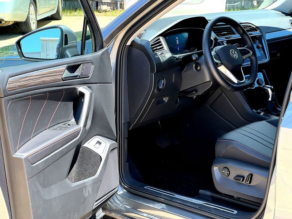 Certified 2024 Volkswagen Tiguan Wolfsburg Edition FWD image 11