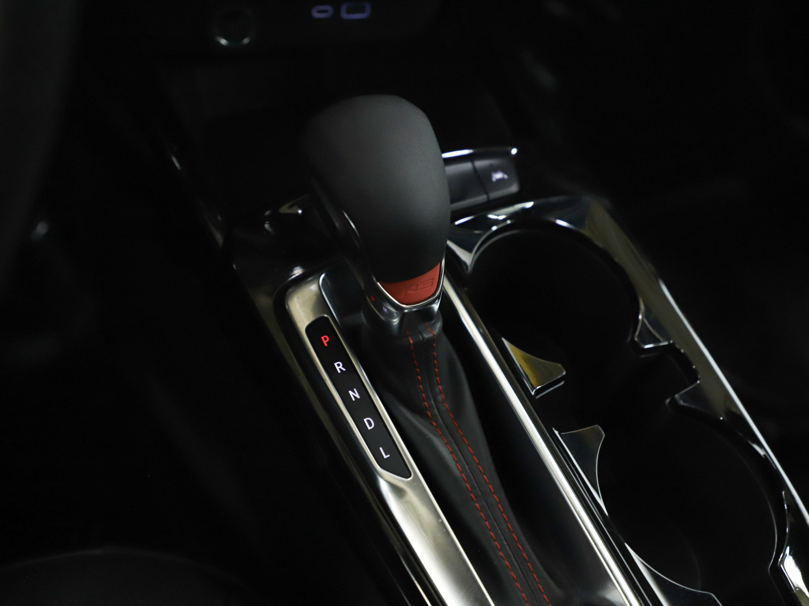 Used 2024 Chevrolet Trax RS FWD image 24