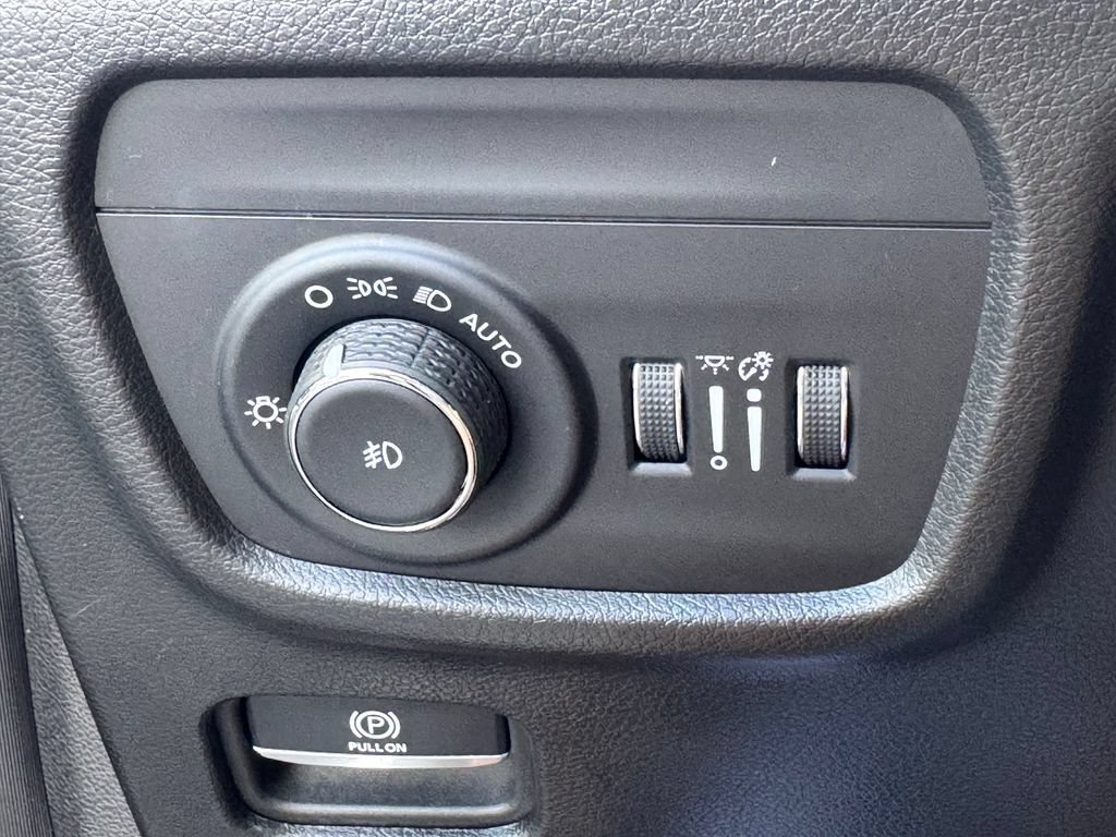 Used 2024 Jeep Grand Cherokee Overland w/ Adv Protech Group III AWD/4WD image 34