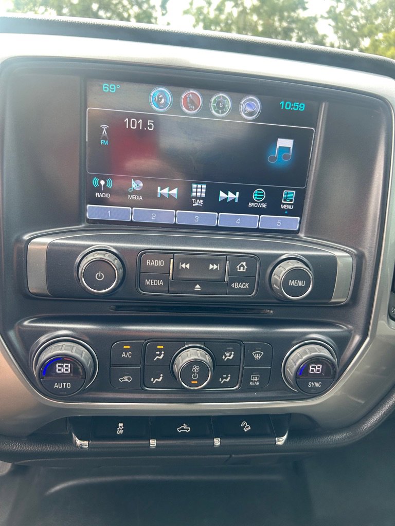 Used 2018 Chevrolet Silverado 1500 LT w/ Texas Edition image 14