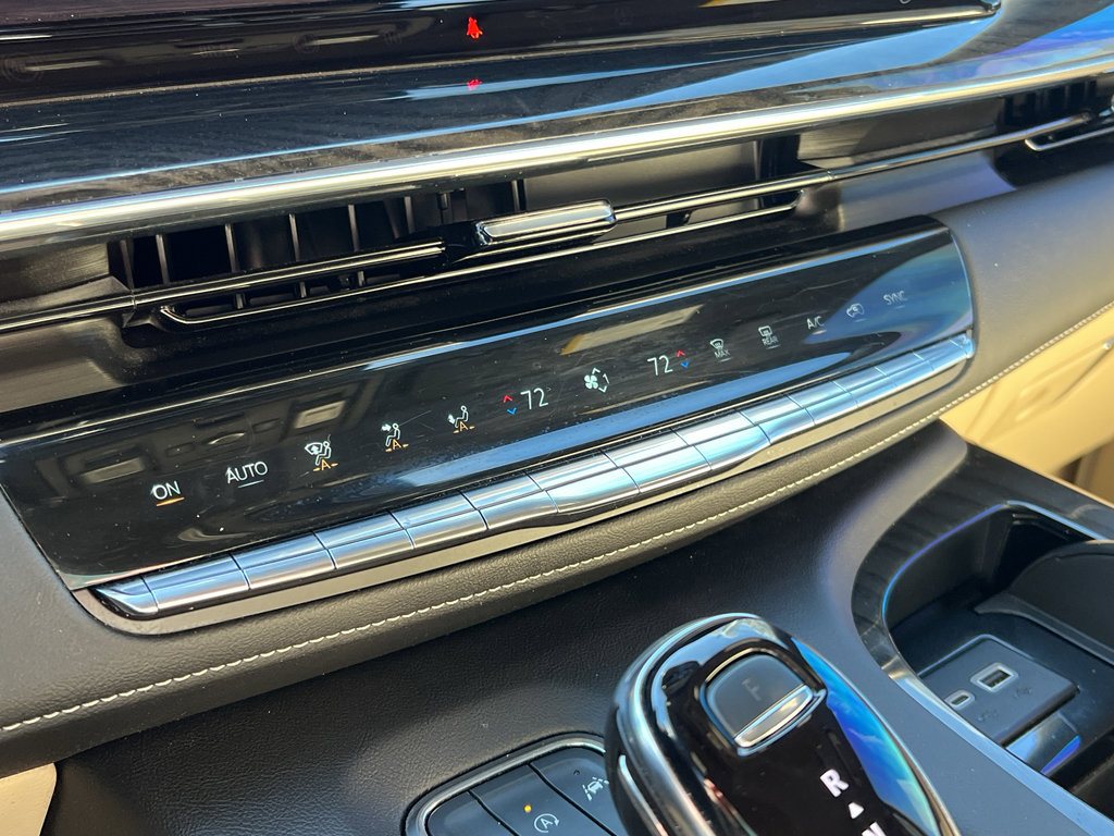 Certified 2023 Cadillac Escalade ESV Premium Luxury AWD/4WD image 32