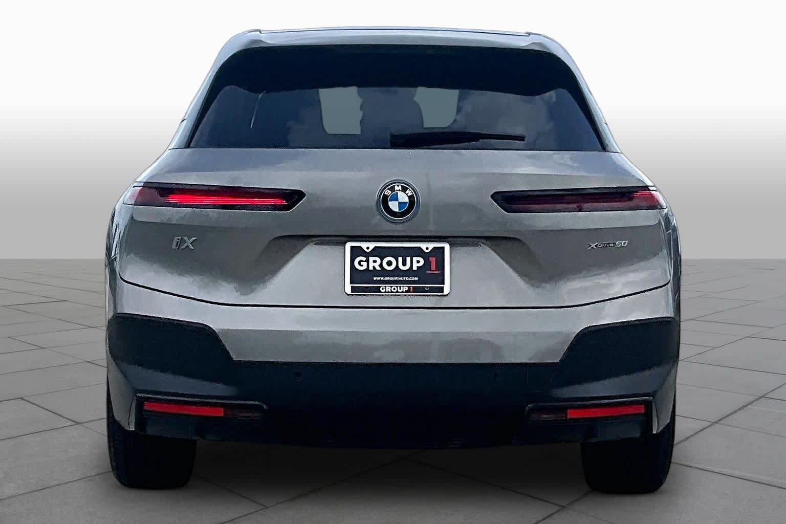 Used 2024 BMW iX xDrive50 w/ Convenience Package AWD/4WD image 4