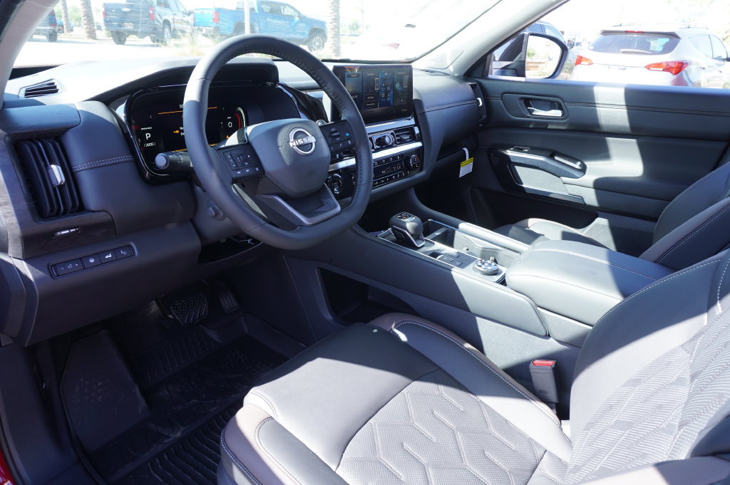 New 2026 Nissan Pathfinder Platinum w/ Cargo Package AWD/4WD image 18
