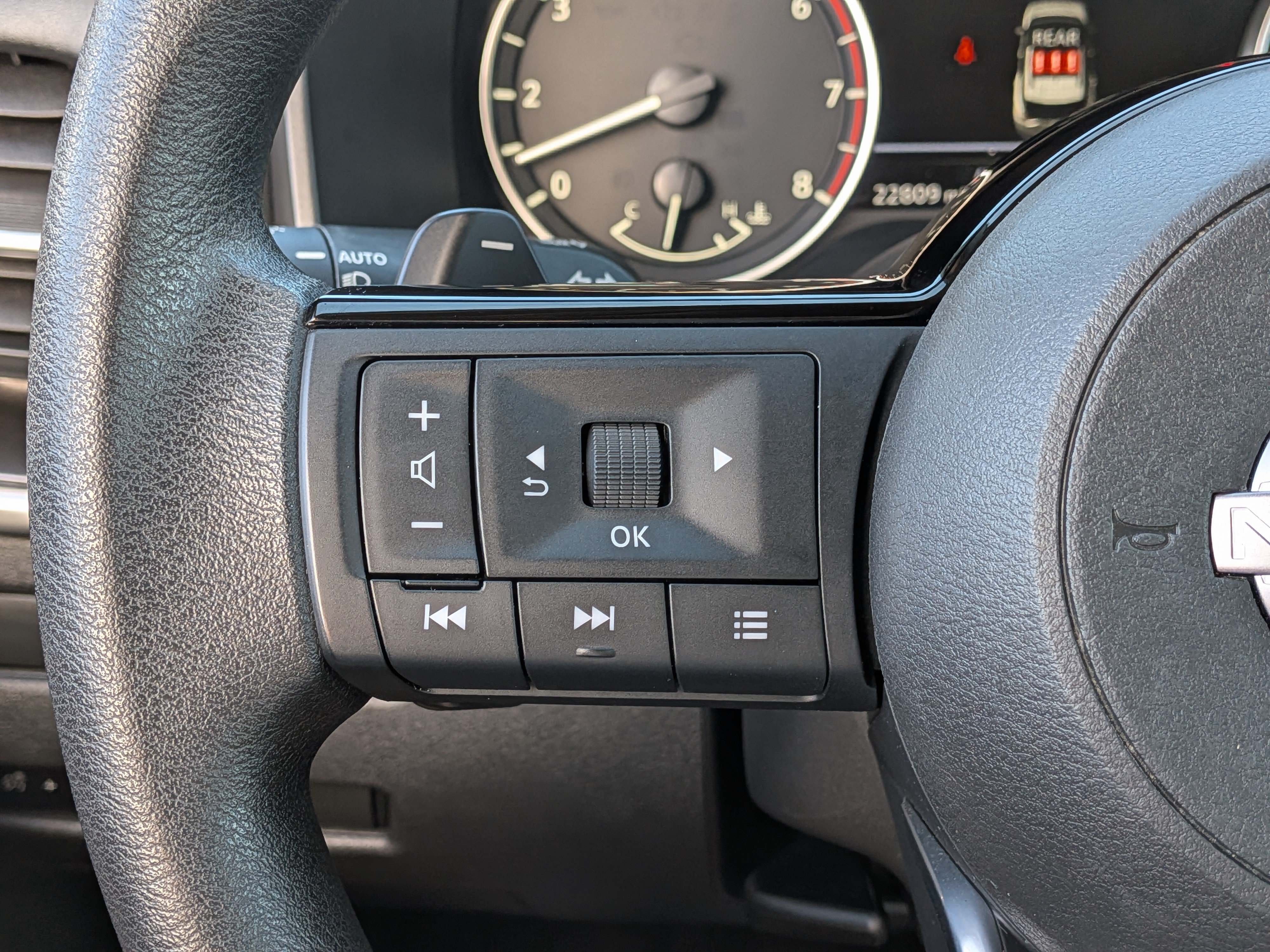 Used 2023 Nissan Rogue SV AWD/4WD image 24