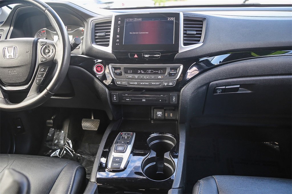 Used 2017 Honda Pilot Touring image 16