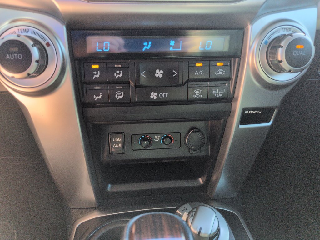 Used 2017 Toyota 4Runner Limited AWD/4WD image 18