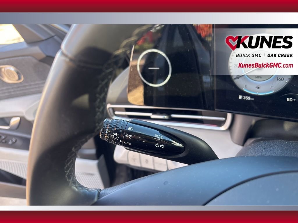 Used 2025 Hyundai Elantra Limited image 15