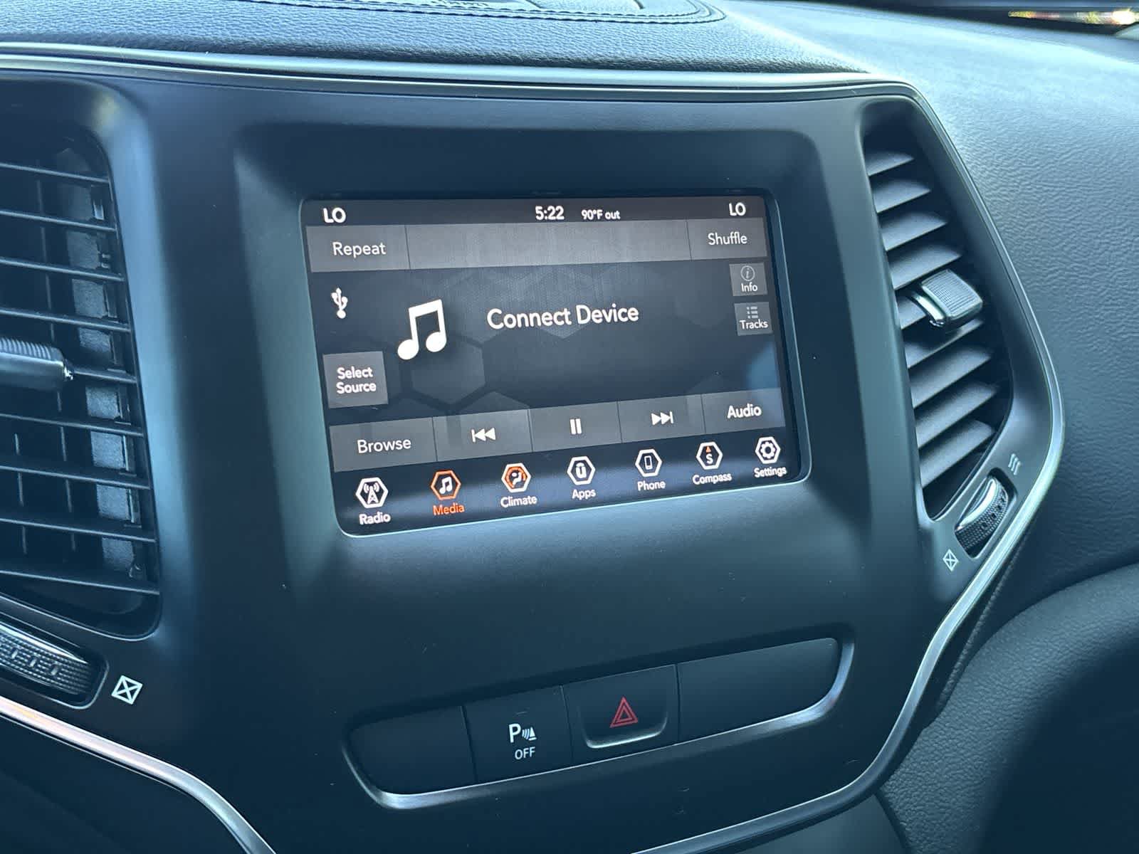 Used 2019 Jeep Cherokee Latitude Plus AWD/4WD image 15