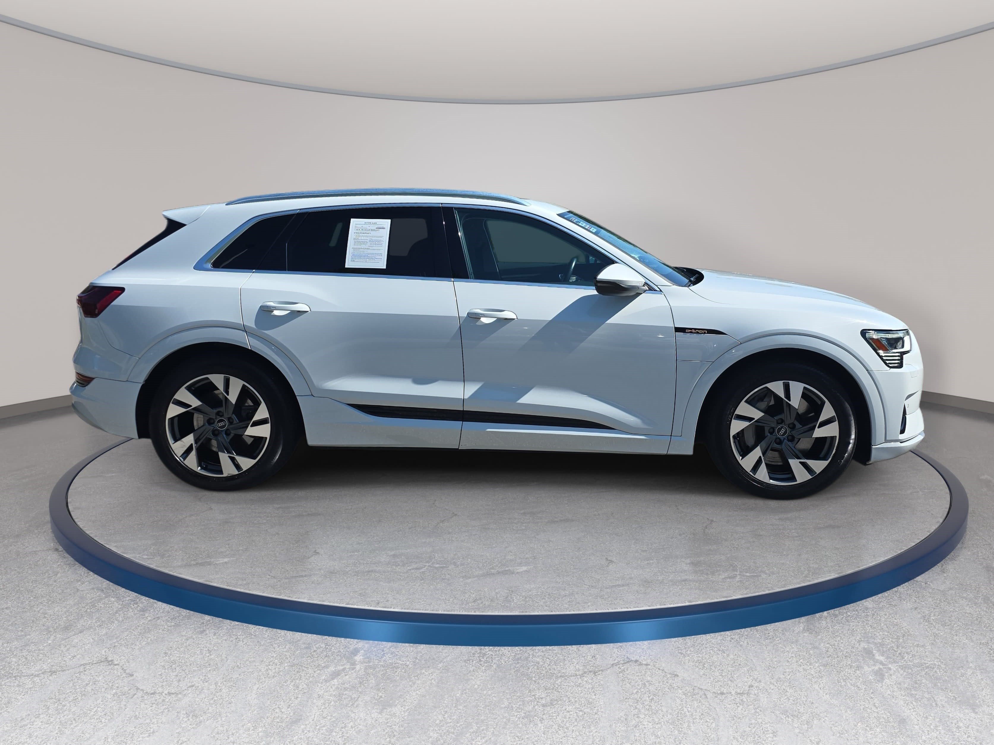 Used 2021 Audi e-tron Premium w/ Towing Package AWD/4WD image 4