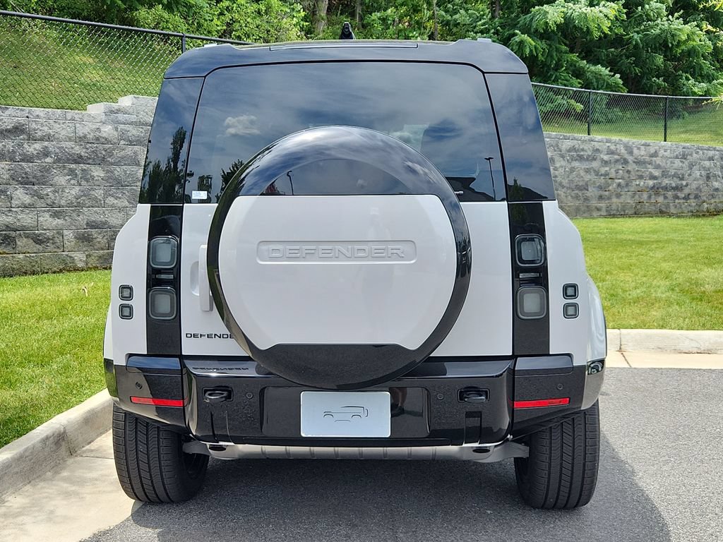 New 2026 Land Rover Defender 110 X-Dynamic SE AWD/4WD image 7