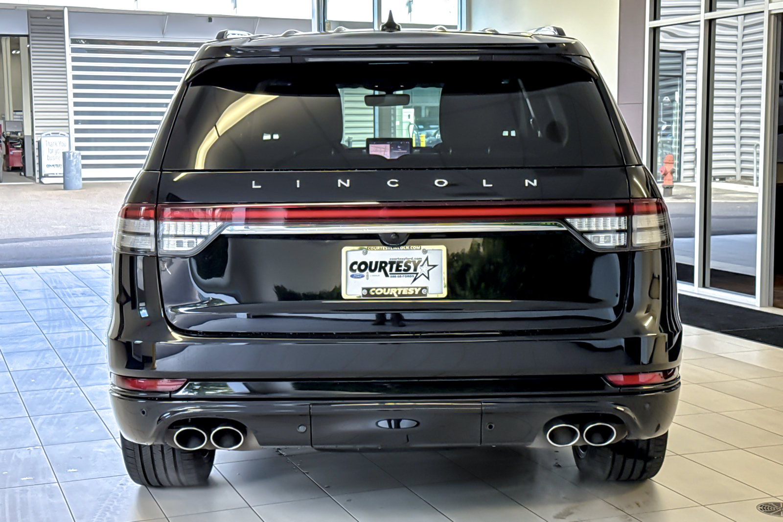 Certified 2023 Lincoln Aviator Reserve w/ Equipment Group 201A AWD/4WD image 5