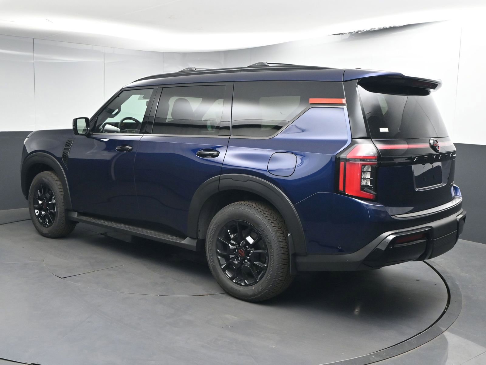 New 2026 Nissan Armada PRO-4X w/ Captain's Chari Seat Package AWD/4WD image 5