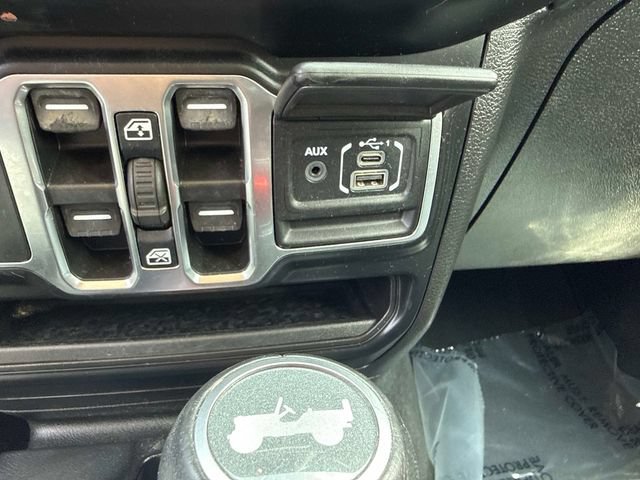 Used 2023 Jeep Wrangler Unlimited Sahara AWD/4WD image 26