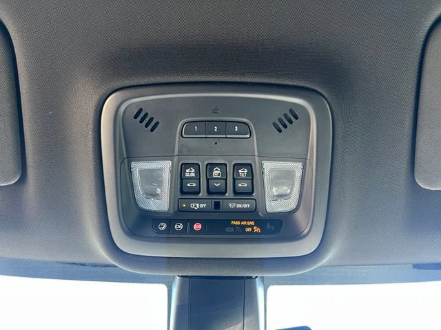 Used 2022 Chevrolet Traverse High Country AWD/4WD image 32