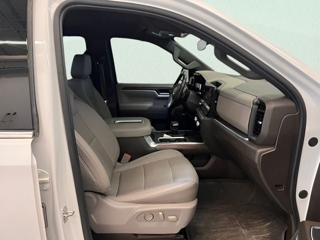Used 2022 GMC Sierra 1500 SLT AWD/4WD image 9