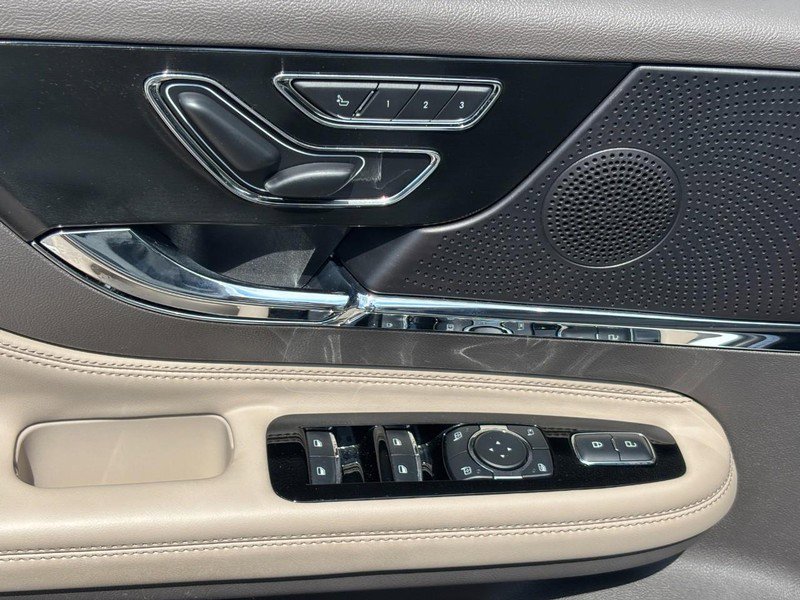 Certified 2023 Lincoln Corsair FWD image 16