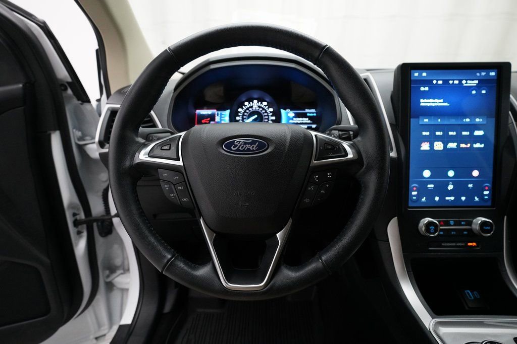 Used 2023 Ford Edge SEL w/ Convenience Package image 4