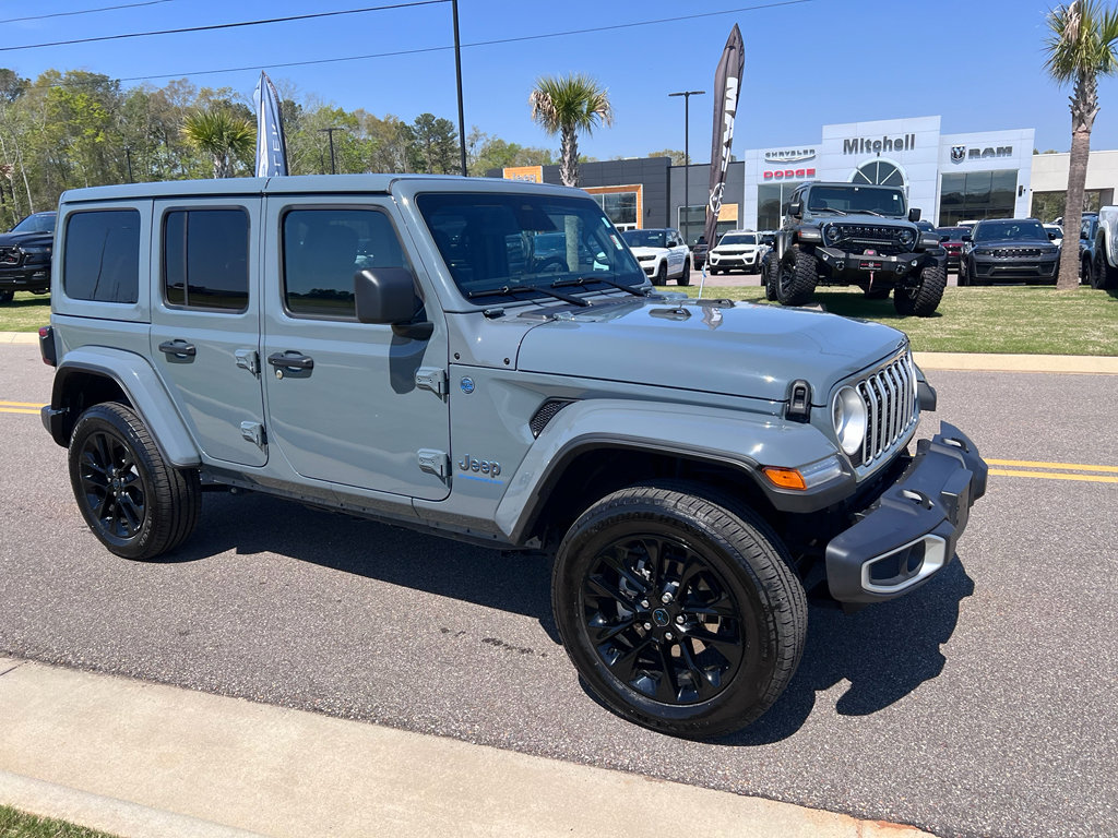 Used 2025 Jeep Wrangler Sahara w/ Safety Group image 5