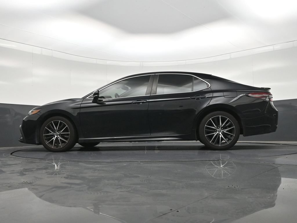 Used 2022 Toyota Camry SE w/ Audio Upgrade Package FWD image 24