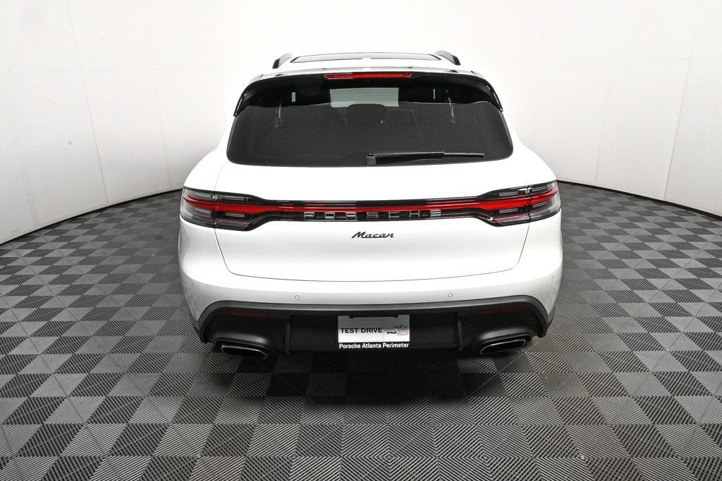 Certified 2026 Porsche Macan AWD/4WD image 28