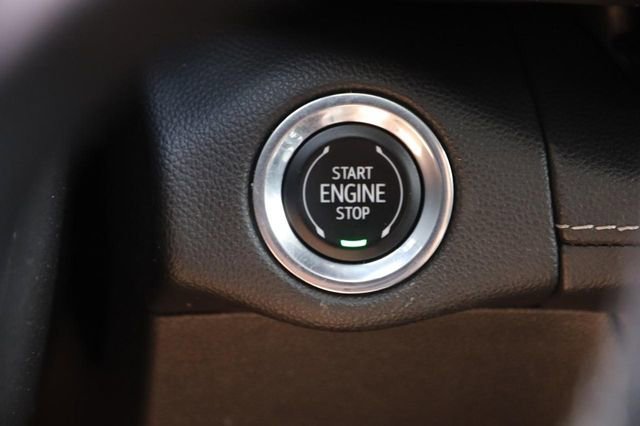 Used 2022 Buick Envision Essence w/ Technology Package I FWD image 16