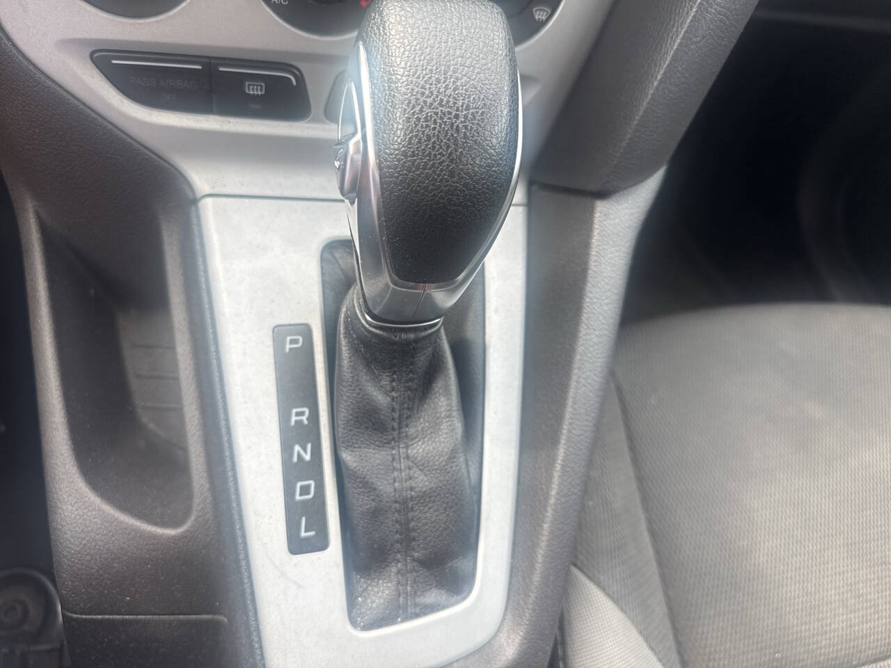 Used 2014 Ford Focus SE FWD image 39