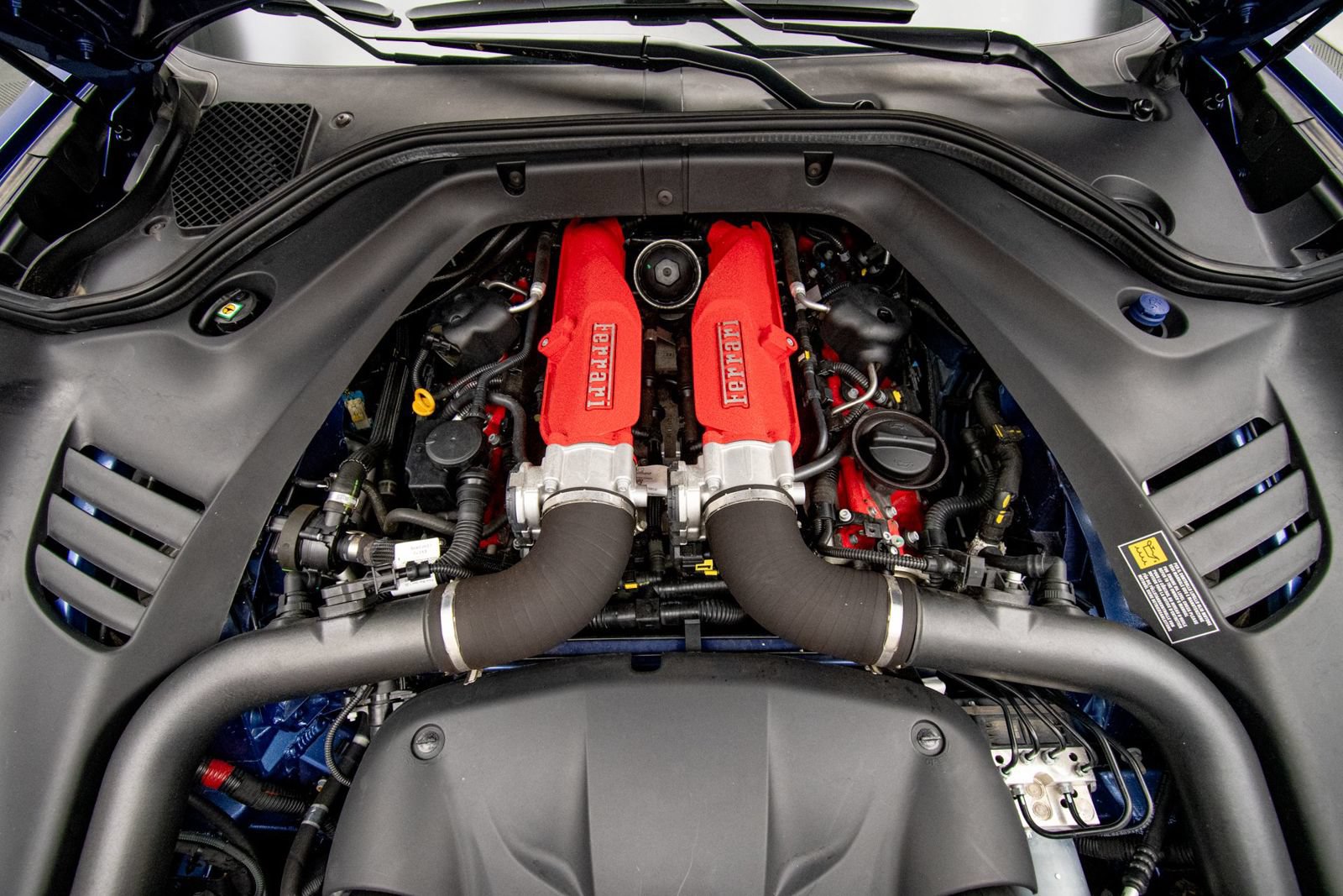 Used 2016 Ferrari California T RWD image 40