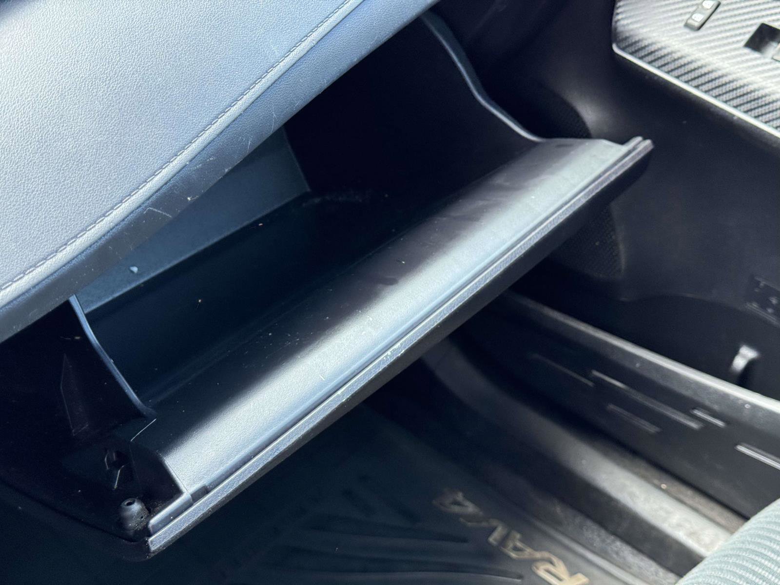 Used 2015 Toyota RAV4 LE image 30