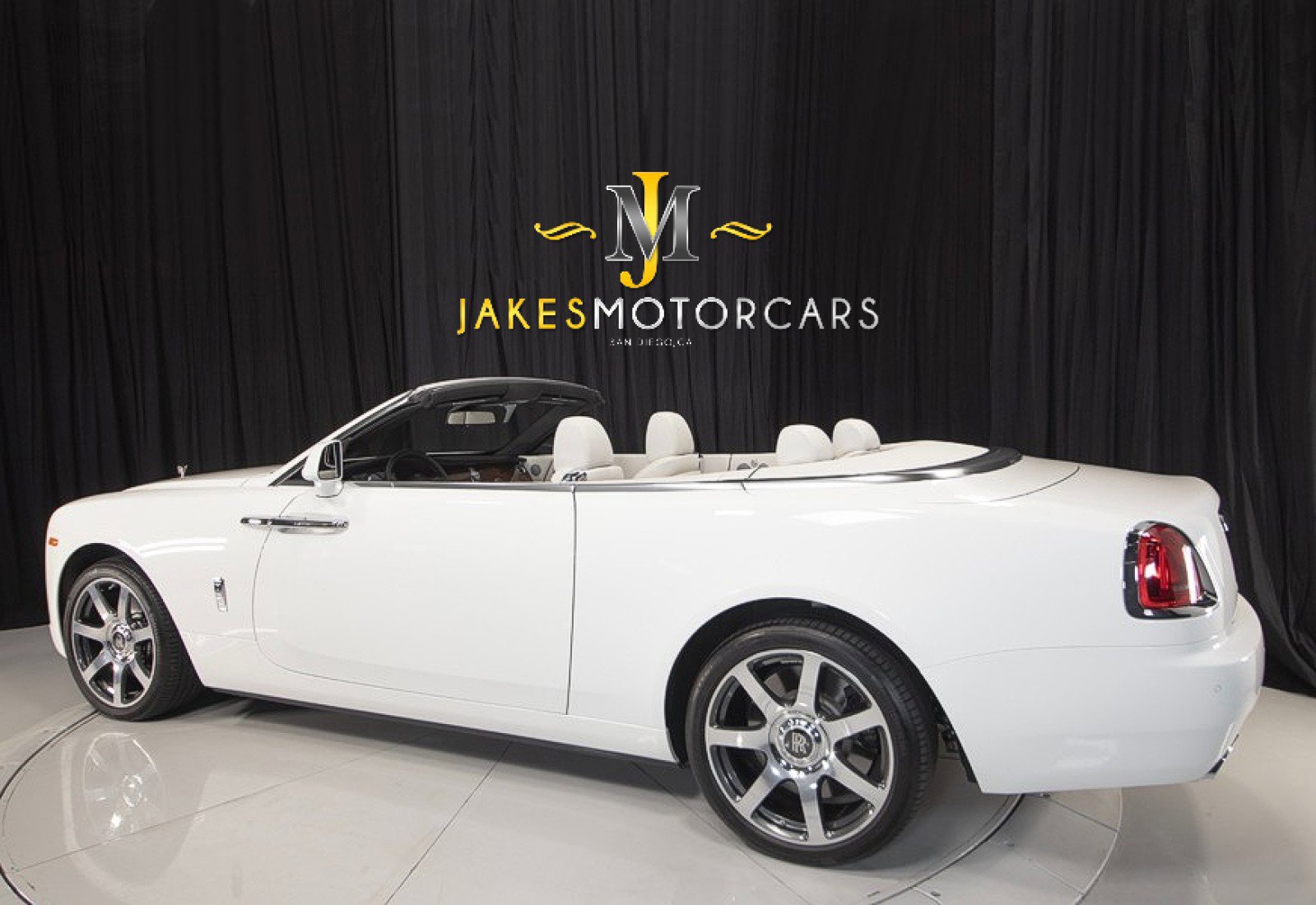 Used 2017 Rolls-Royce Dawn image 6
