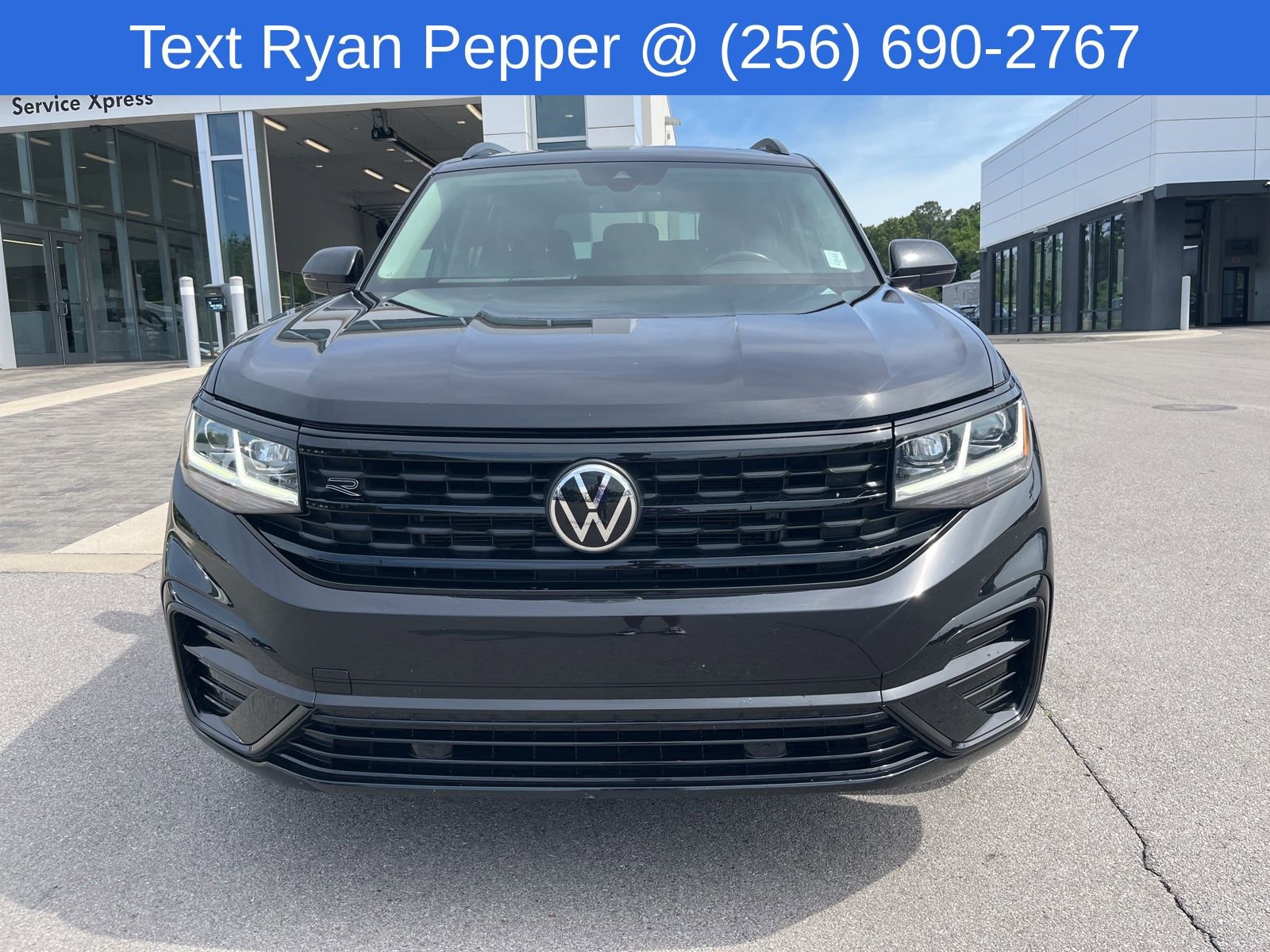 Used 2022 Volkswagen Atlas SEL R-Line AWD/4WD image 2