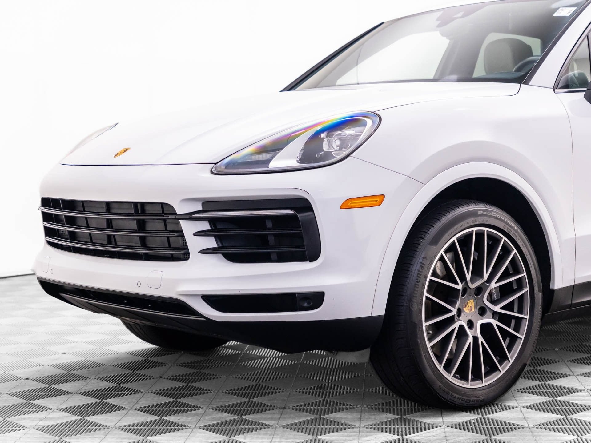 Certified 2022 Porsche Cayenne AWD/4WD image 42