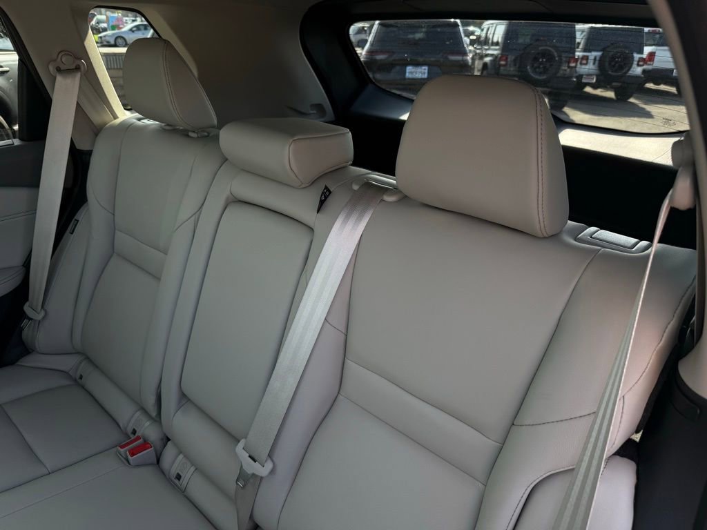 Used 2023 Nissan Rogue SL w/ SL Premium Package image 11