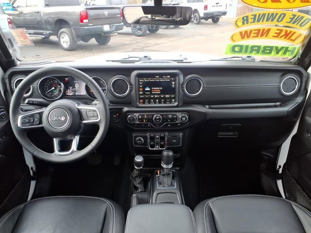 Certified 2023 Jeep Wrangler Unlimited Sahara w/ Cold Weather Group image 16