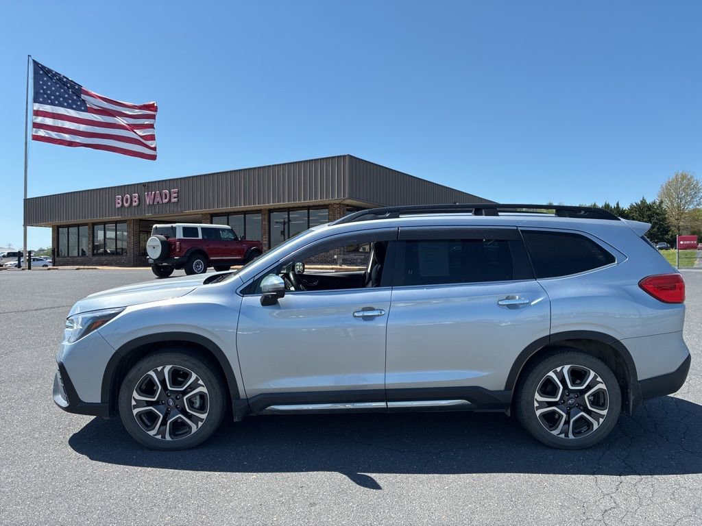 Certified 2023 Subaru Ascent Touring AWD/4WD image 1