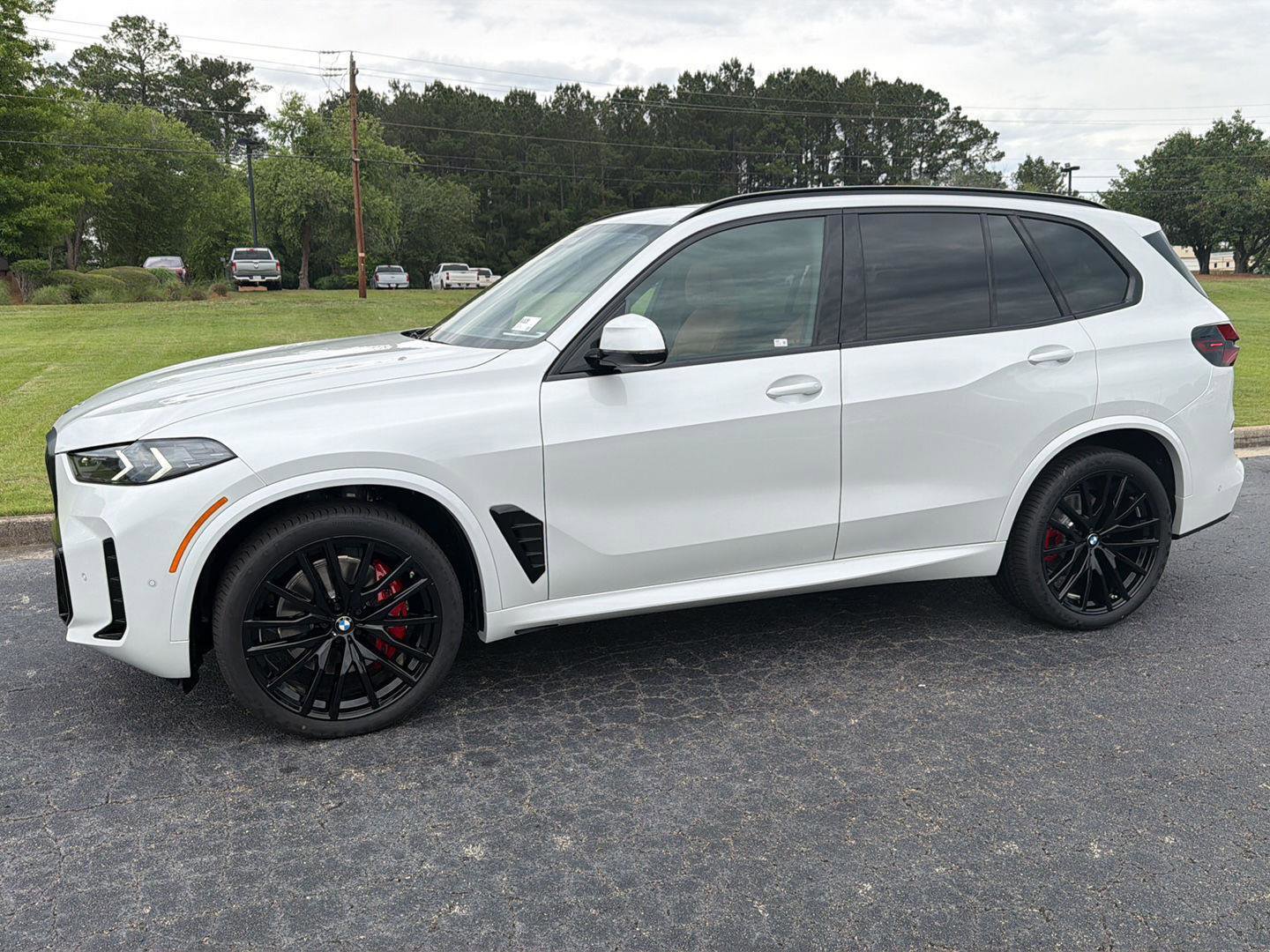 New 2026 BMW X5 sDrive40i w/ Executive Package RWD image 3