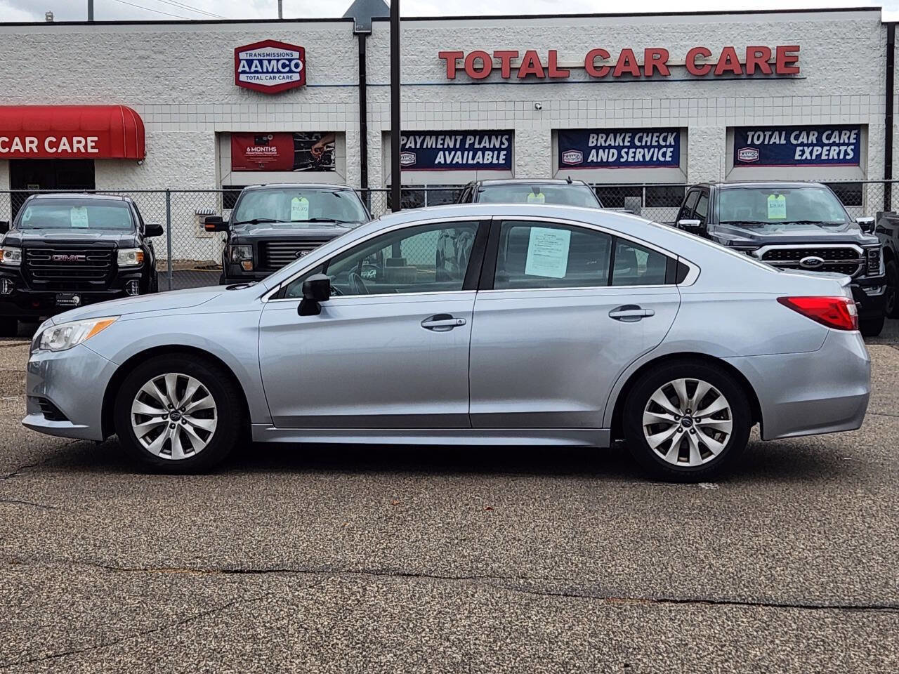 Used 2017 Subaru Legacy 2.5i w/ Alloy Wheel Package AWD/4WD image 2