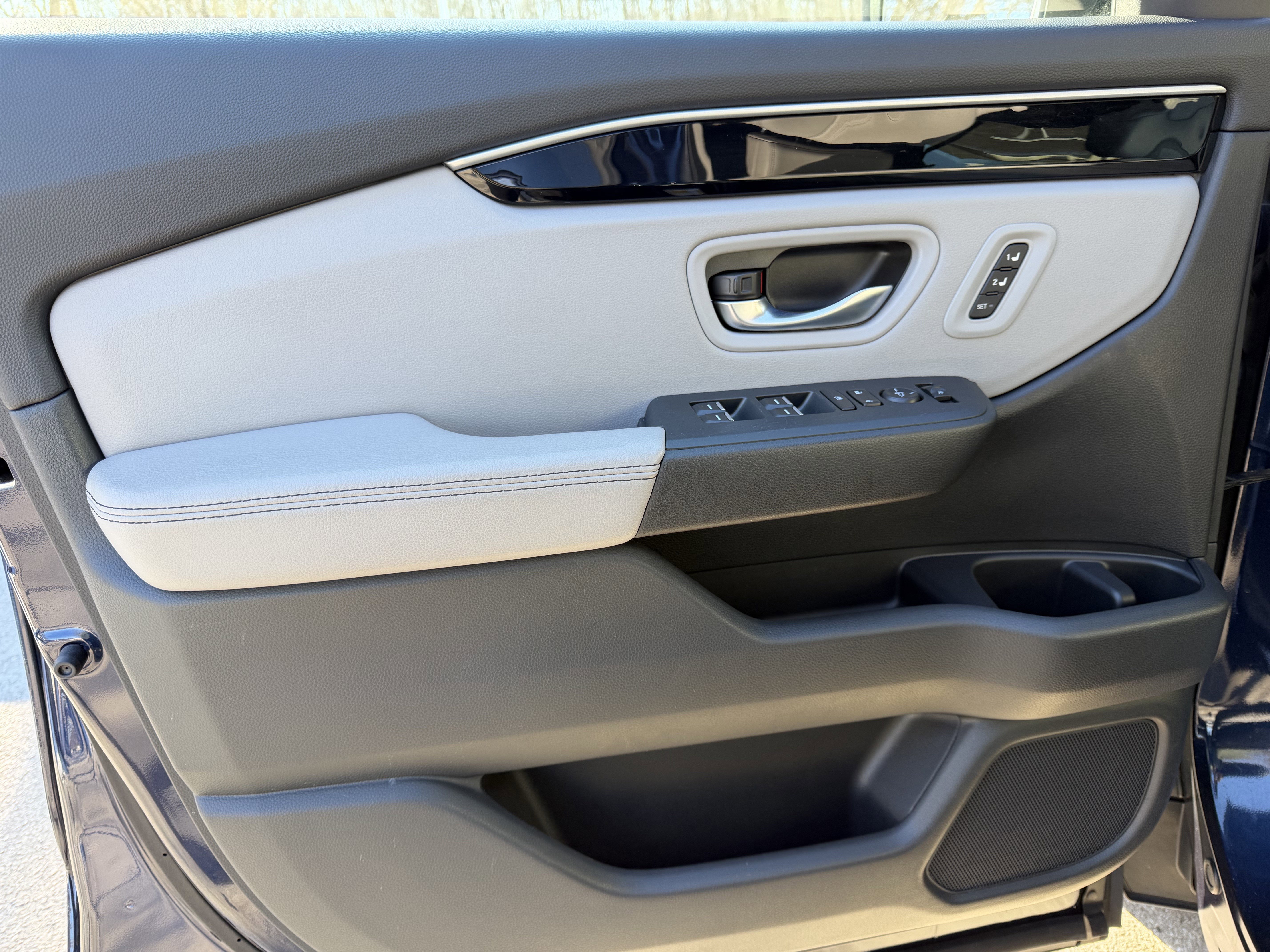 Used 2025 Honda Pilot EX-L image 13