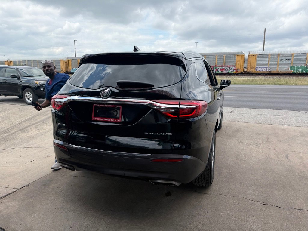 Used 2018 Buick Enclave Essence w/ Trailering Package FWD image 16
