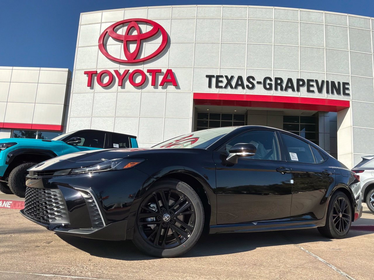New 2026 Toyota Camry SE w/ Convenience Package FWD image 2