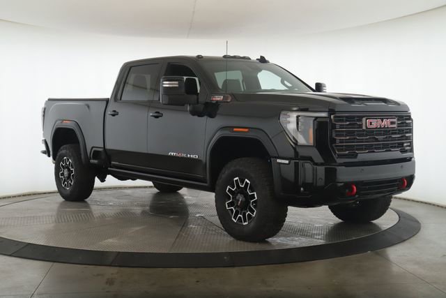 Used 2026 GMC Sierra 2500 AT4X image 2