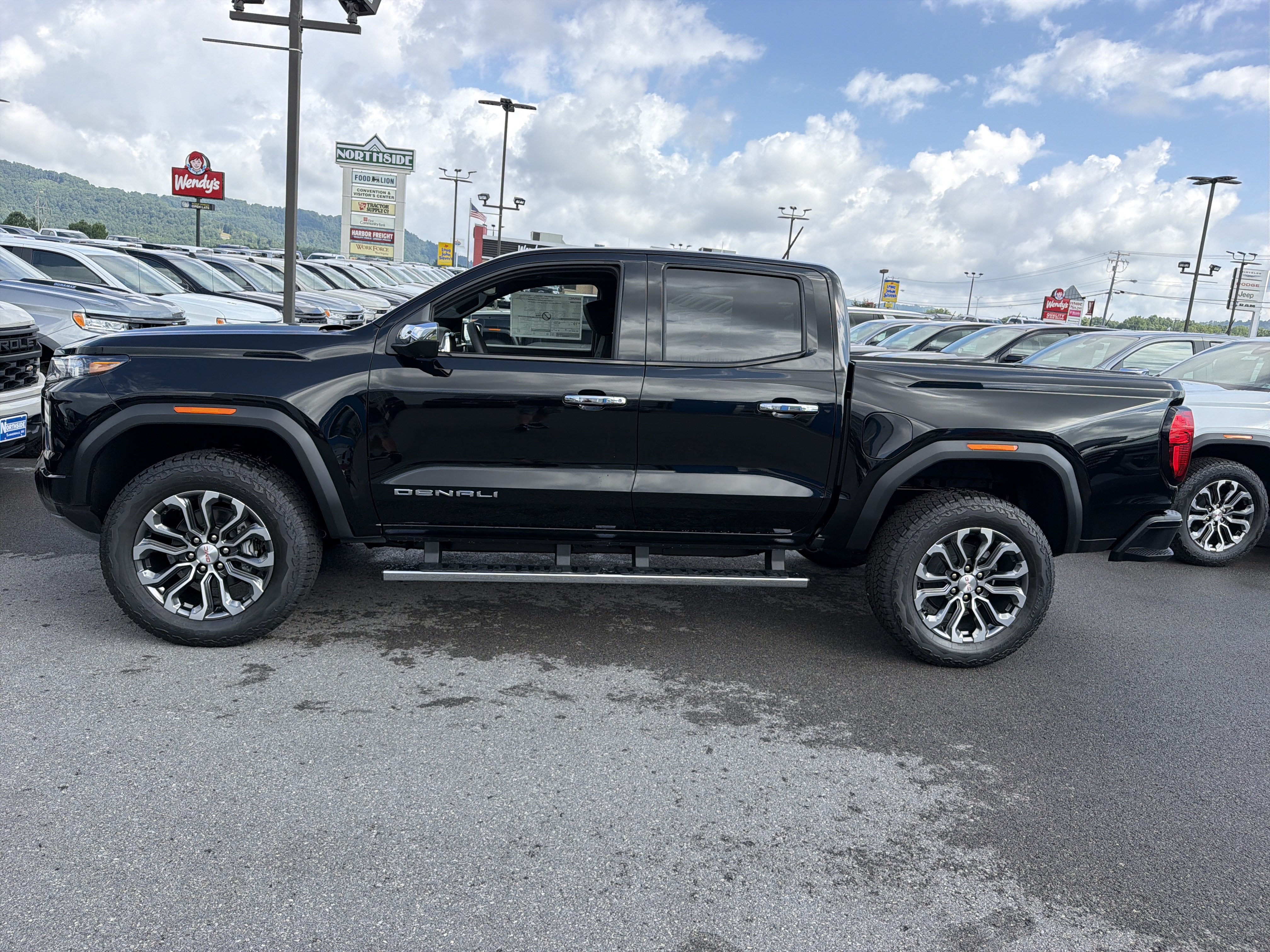 New 2026 GMC Canyon Denali AWD/4WD image 12